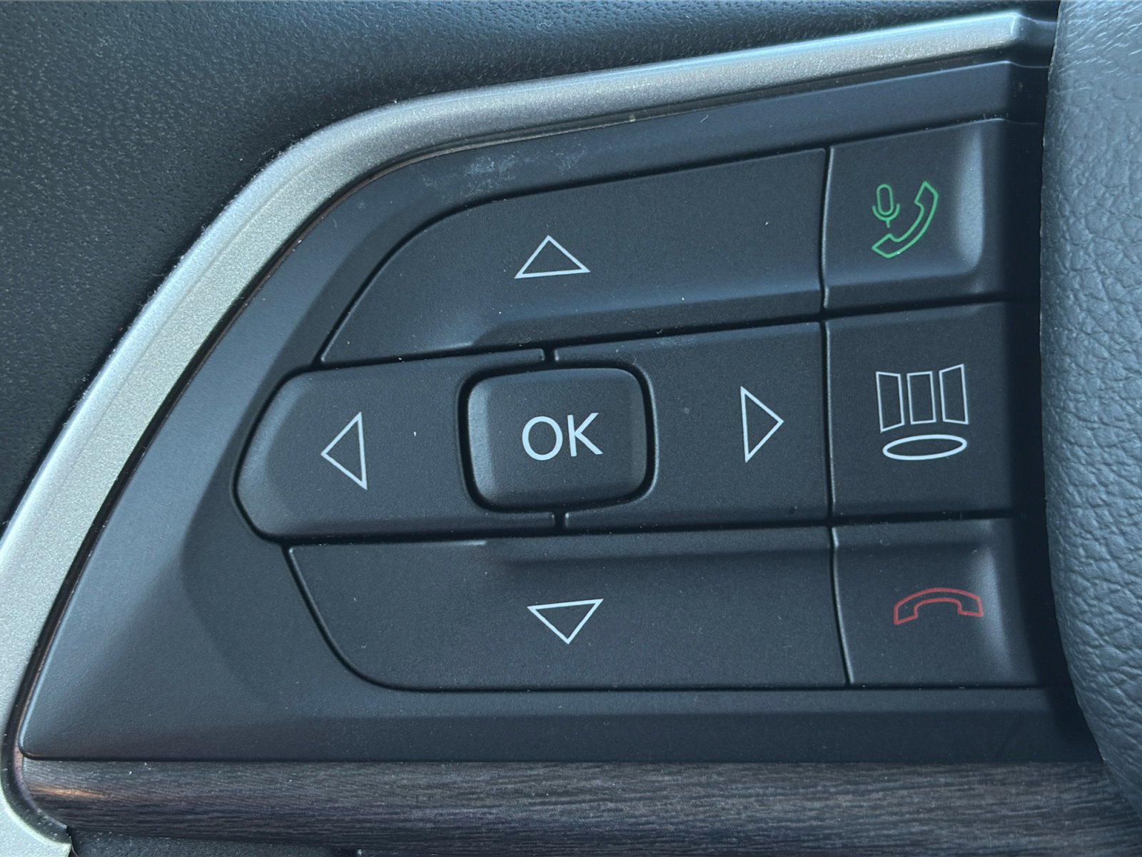 Used 2022 Jeep Grand Cherokee Limited 4xe image 33