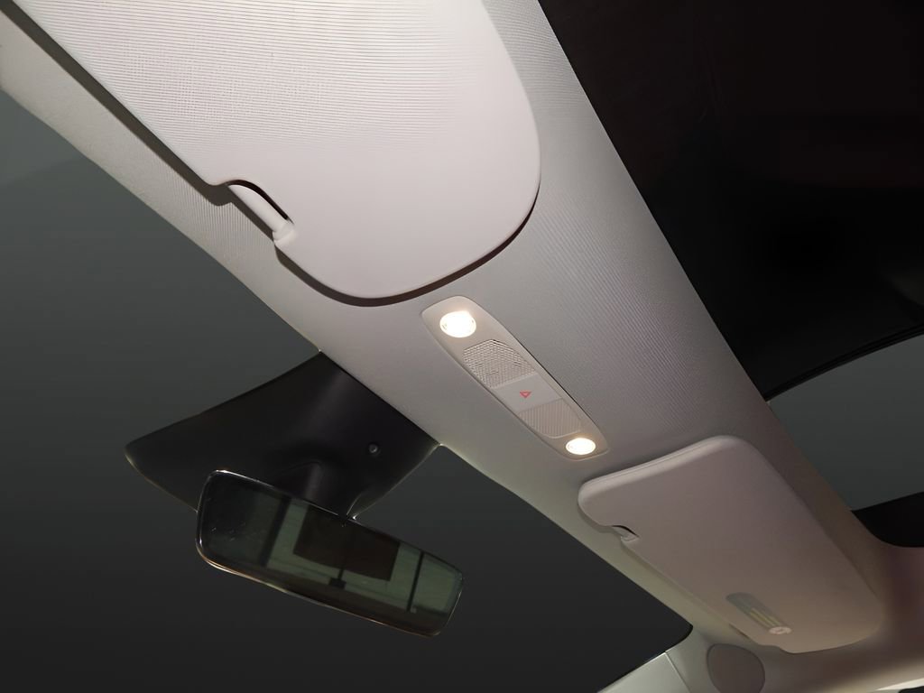 Used 2025 Tesla Model Y Long Range image 30