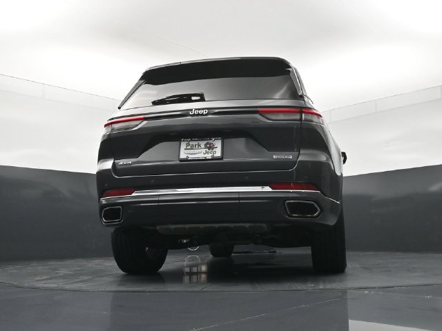 Used 2023 Jeep Grand Cherokee Overland AWD/4WD image 23
