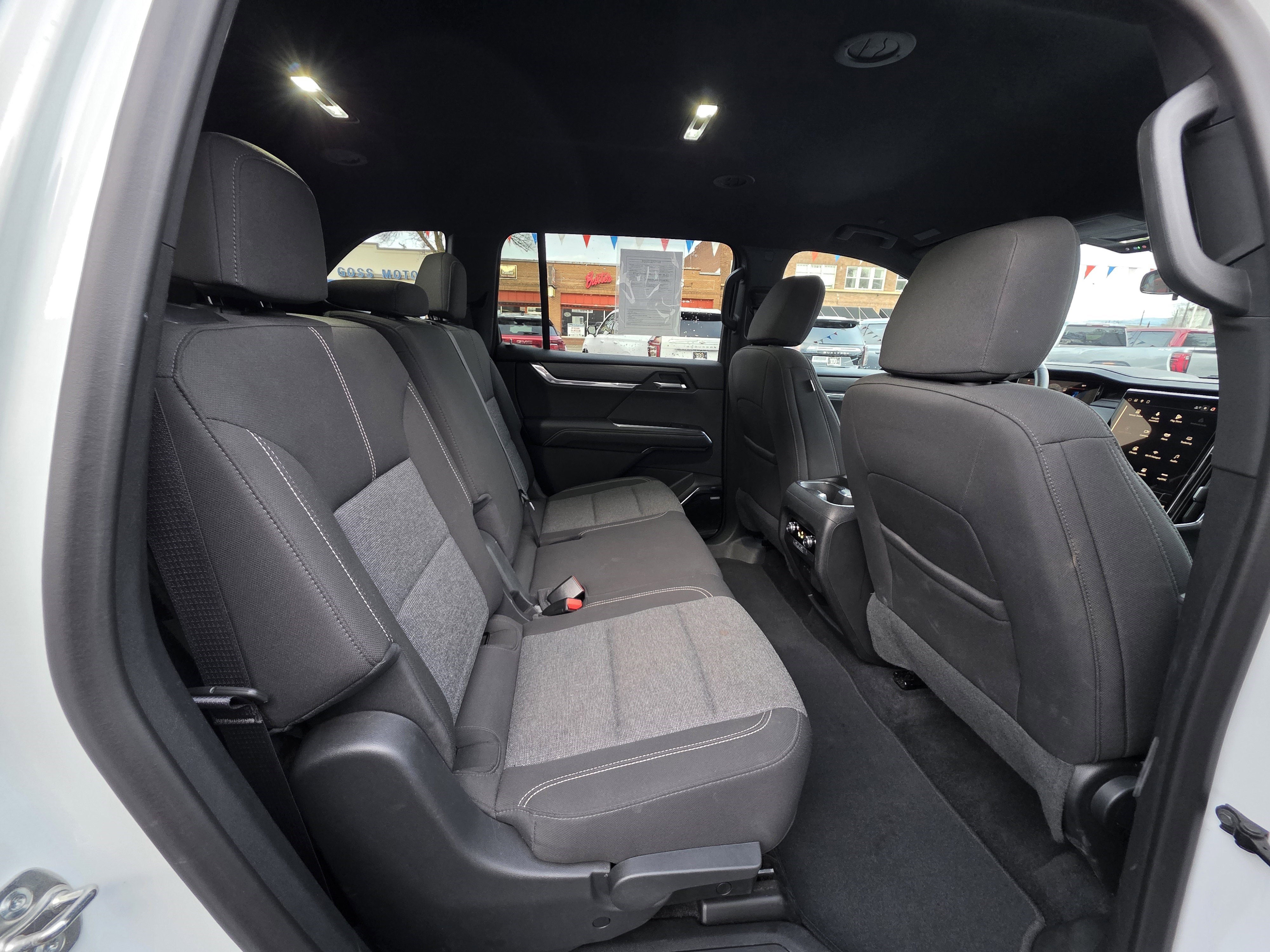 Used 2025 GMC Acadia Elevation image 22