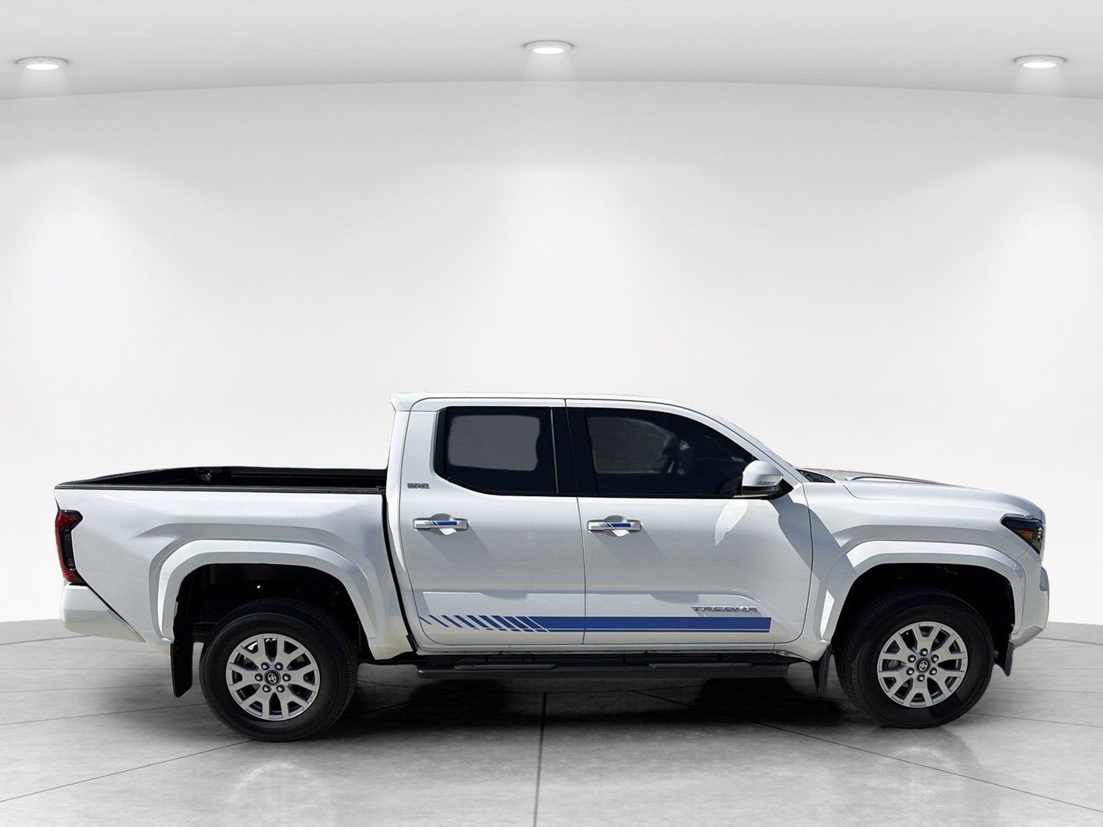 Used 2024 Toyota Tacoma SR5 RWD image 3