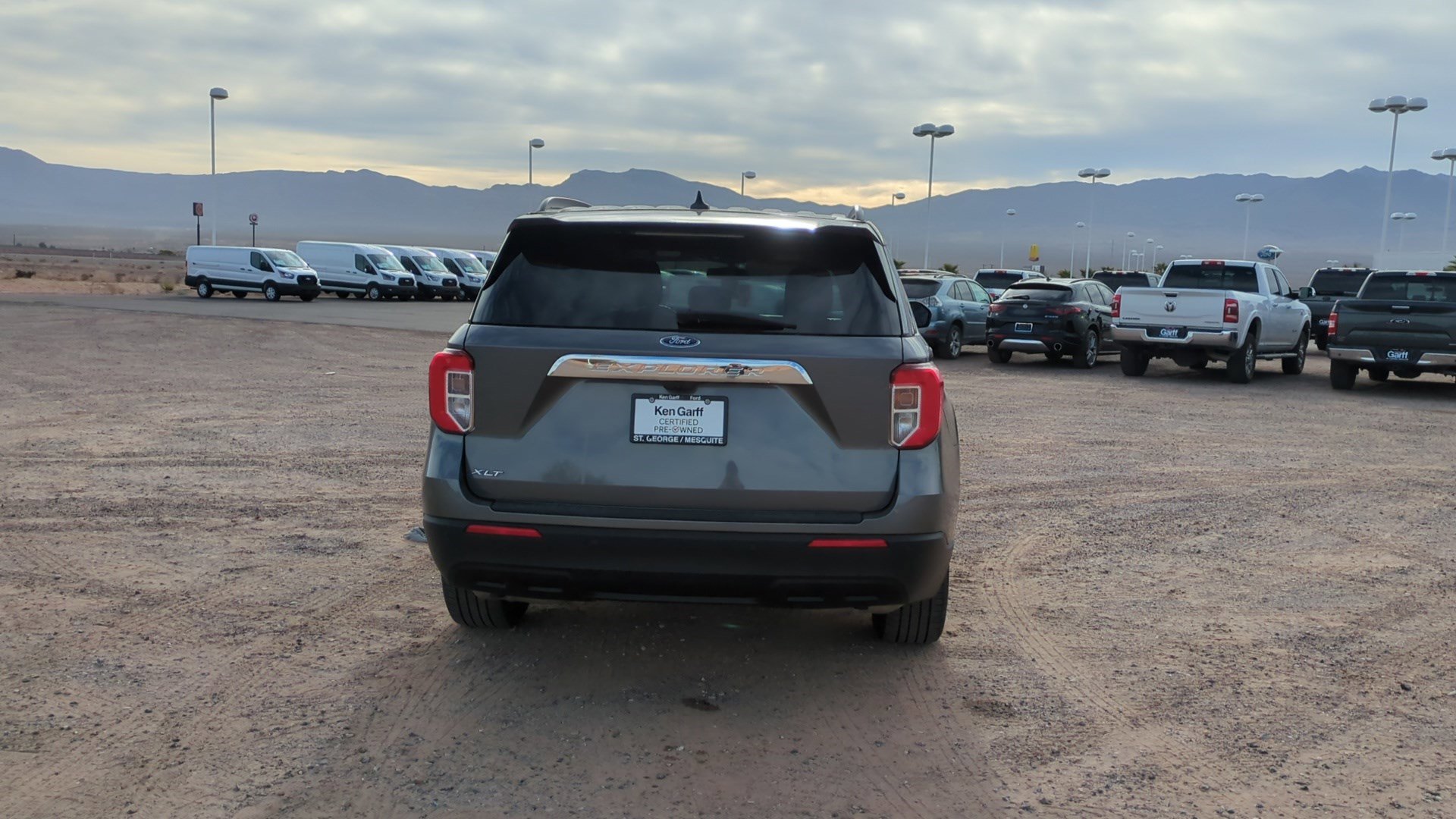 Used 2022 Ford Explorer XLT image 4