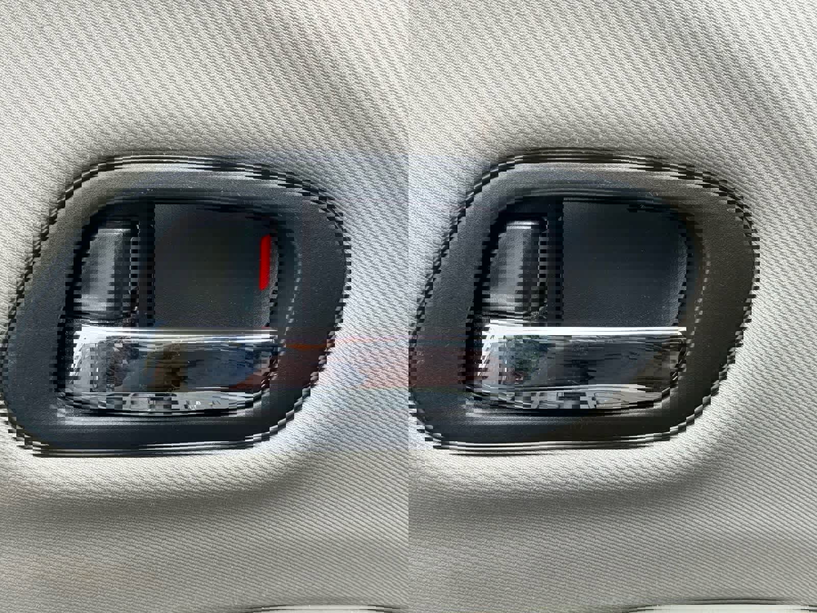 Used 2017 Honda HR-V LX image 7