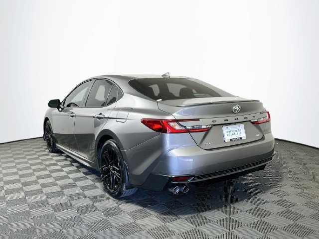 Used 2025 Toyota Camry SE FWD image 6