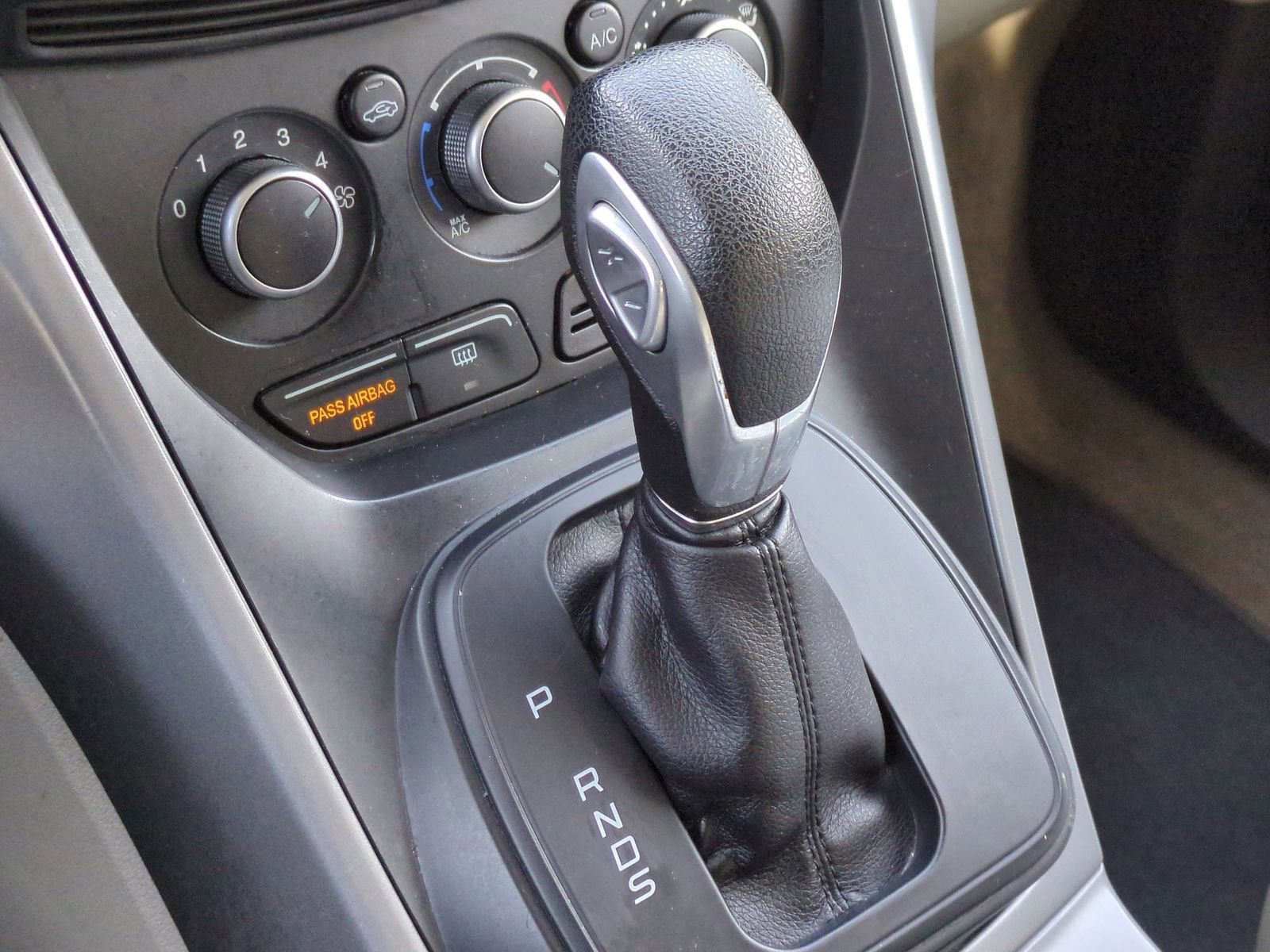 Used 2015 Ford Escape SE image 24