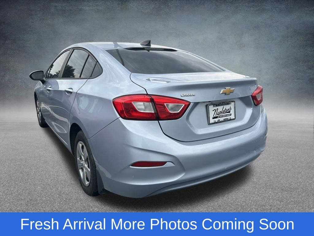 Used 2018 Chevrolet Cruze LS FWD image 4