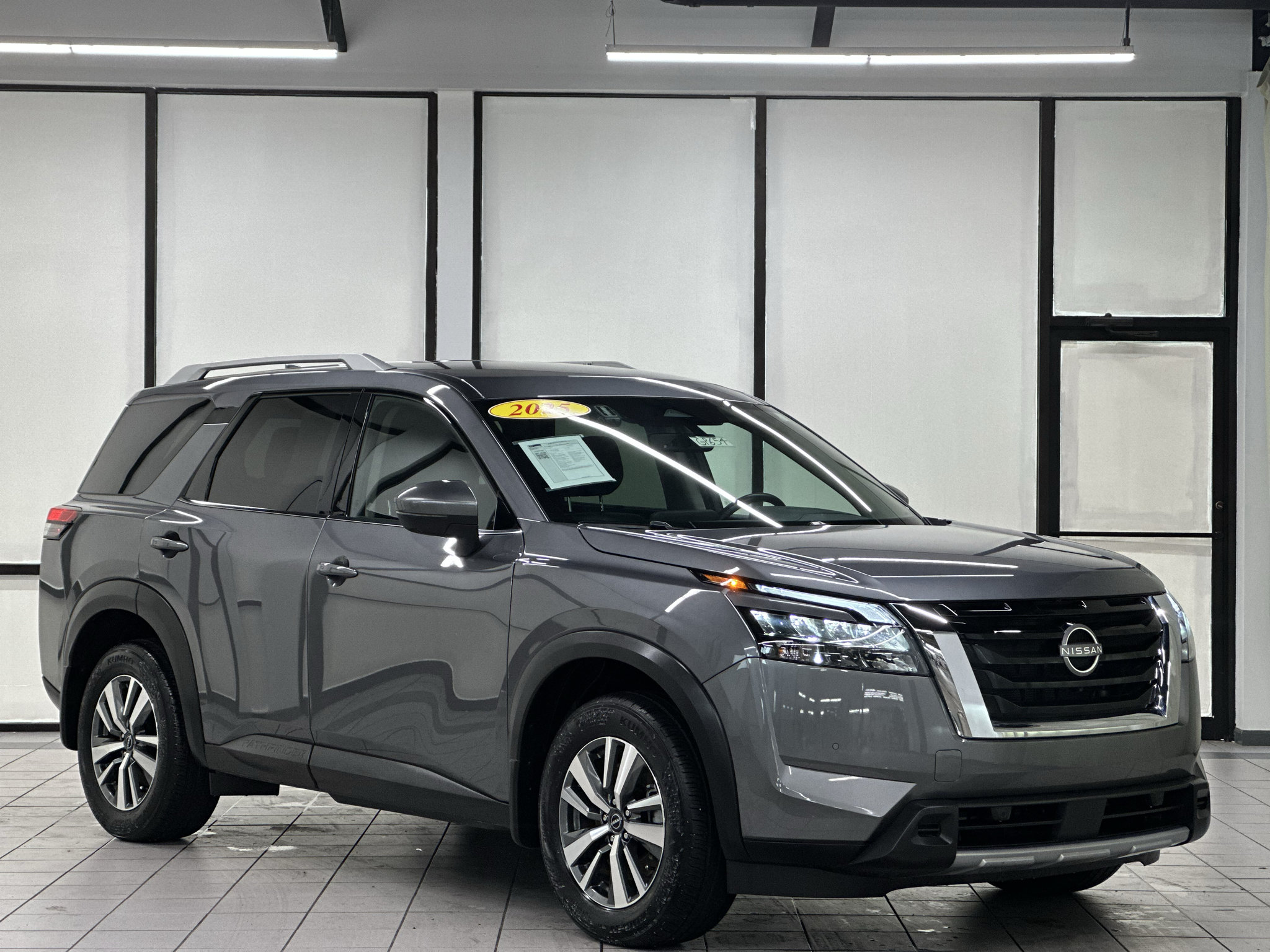 Used 2025 Nissan Pathfinder SL