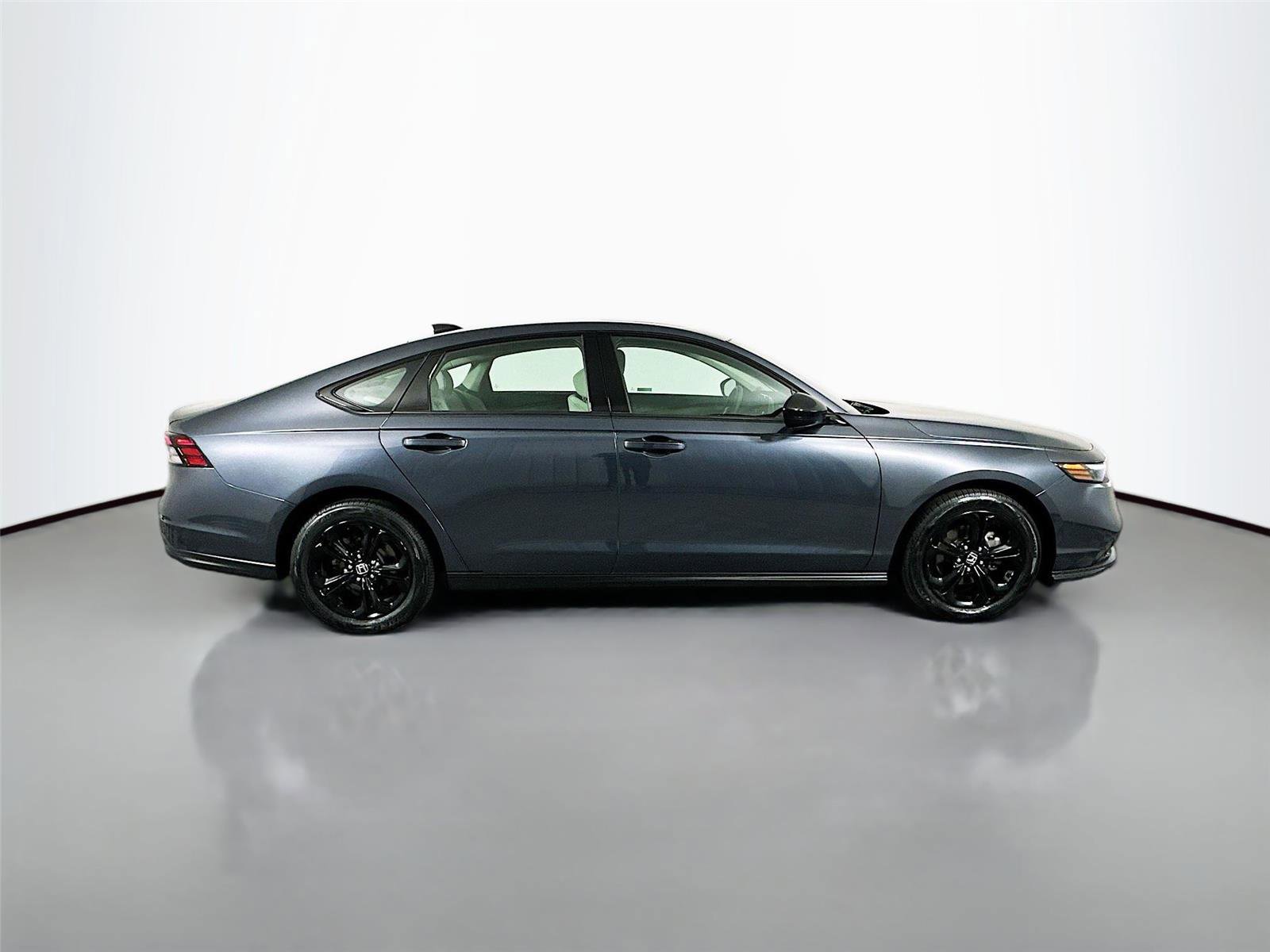 Certified 2025 Honda Accord SE image 18