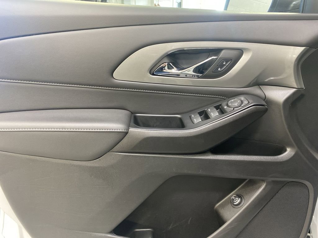 Certified 2023 Chevrolet Traverse LT FWD image 31