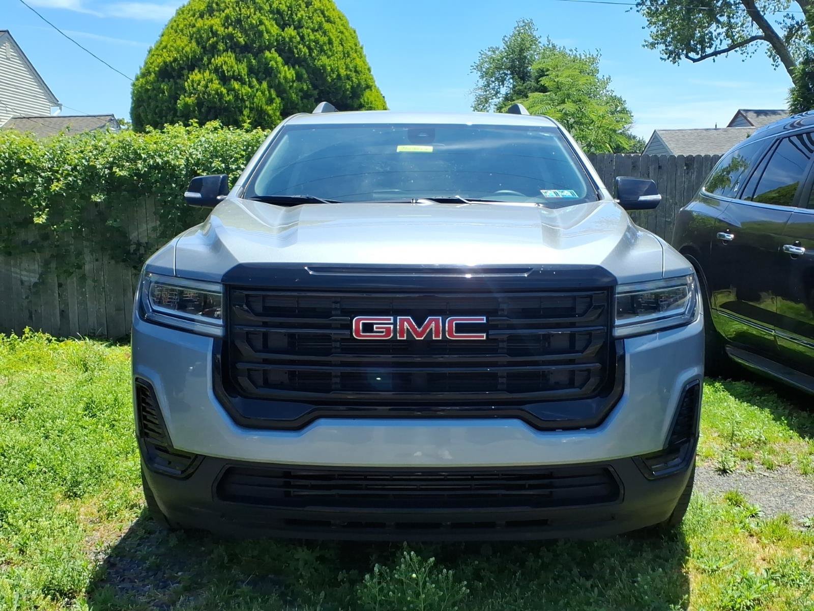 Certified 2023 GMC Acadia SLE w/ Driver Convenience Package AWD/4WD image 2