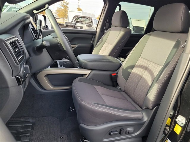 Used 2024 Nissan Titan SV w/ SV Bronze Edition Package image 8