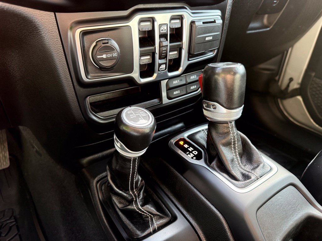 Used 2023 Jeep Wrangler Unlimited Sahara AWD/4WD image 25