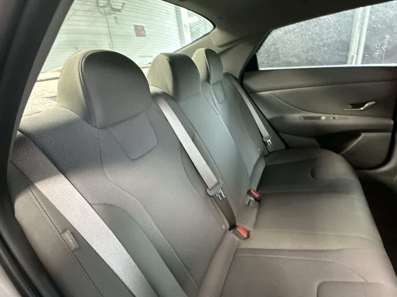 Used 2026 Hyundai Elantra SE FWD image 26