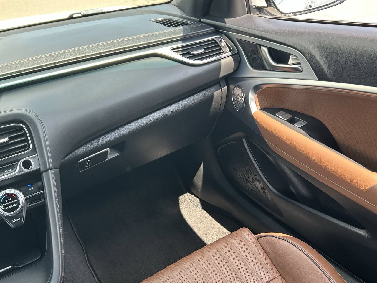 Used 2021 Genesis G70 3.3T RWD image 19