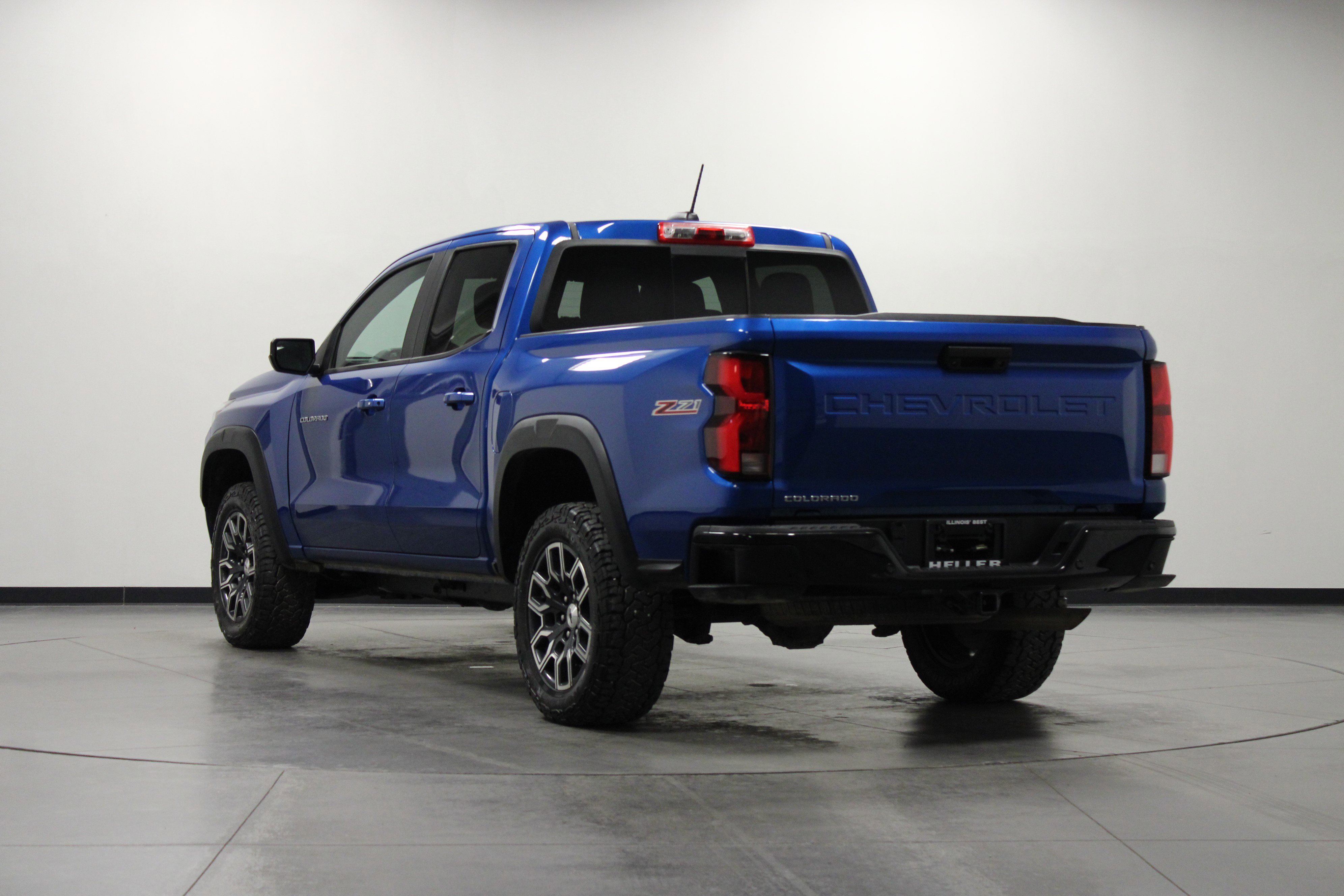 Used 2023 Chevrolet Colorado Z71 w/ Z71 Convenience Package 2 image 6