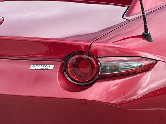 Used 2019 MAZDA MX-5 Miata RF Grand Touring RWD image 7
