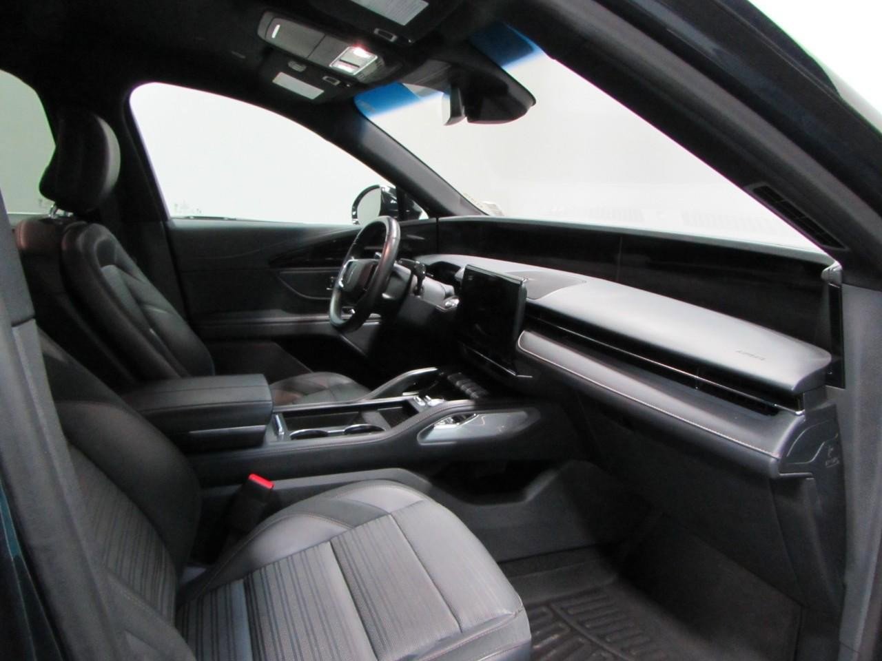Used 2024 Lincoln Nautilus Reserve w/ Jet Appearance Package (87T) AWD/4WD image 17