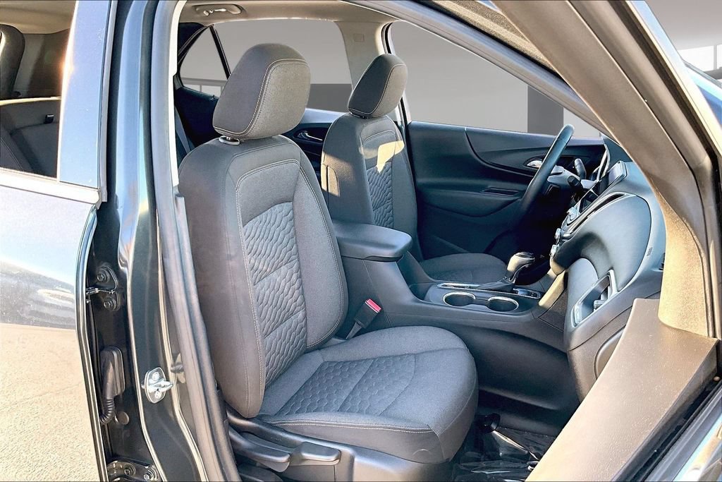Used 2019 Chevrolet Equinox LT w/ Sun & Navigation Package AWD/4WD image 27