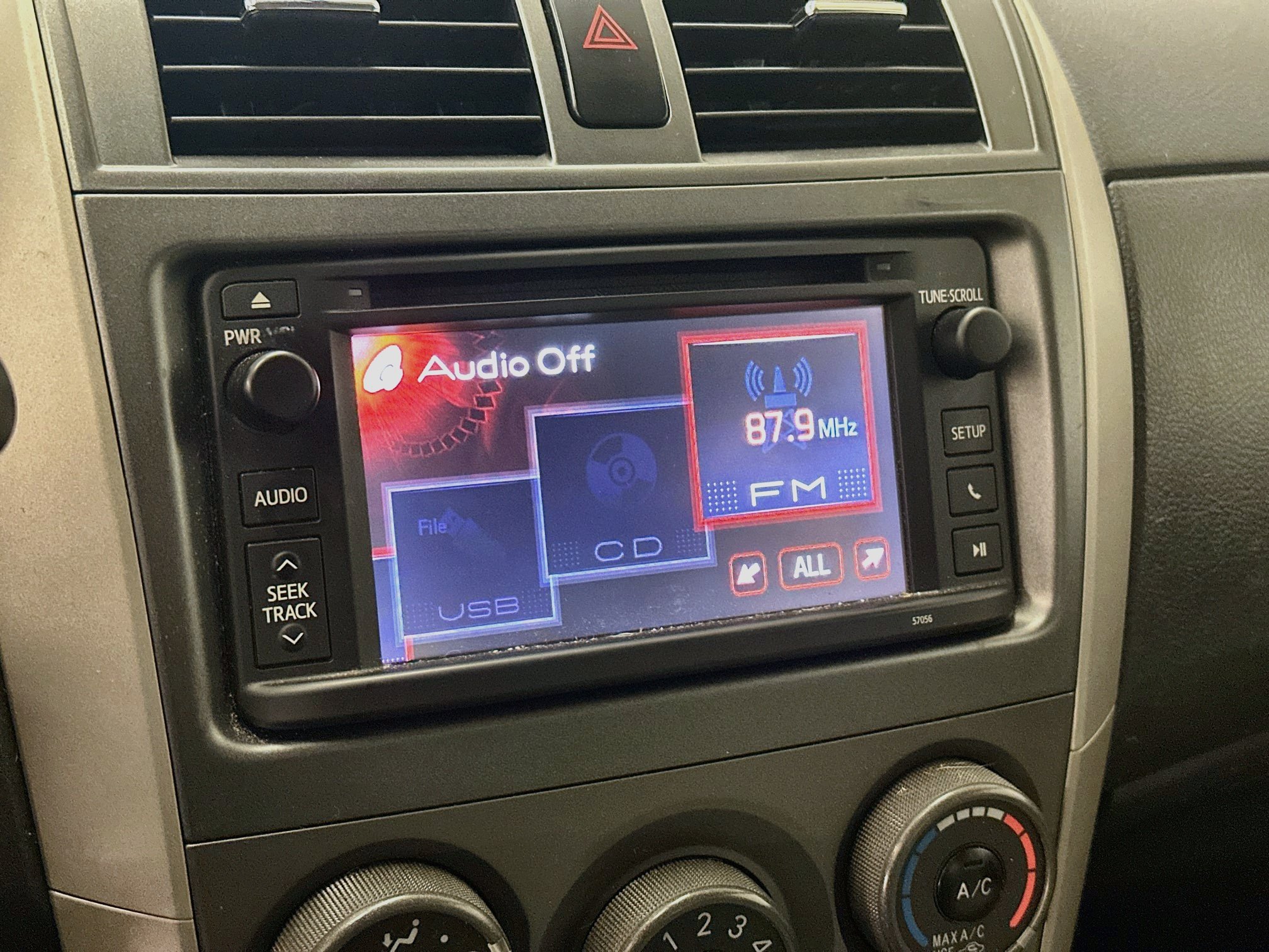 Used 2013 Toyota Corolla LE w/ Premium Pkg FWD image 21