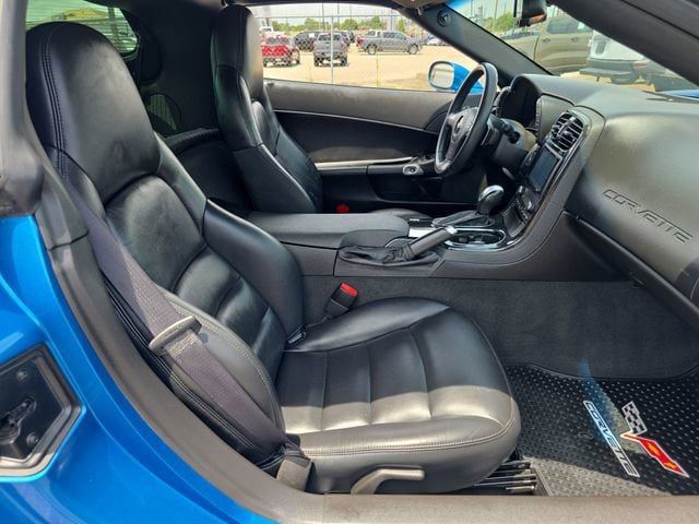 Used 2010 Chevrolet Corvette Coupe w/ 1LT RWD image 13