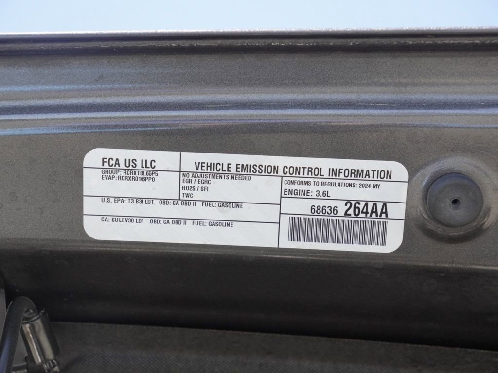 Used 2024 Jeep Gladiator Sport image 28