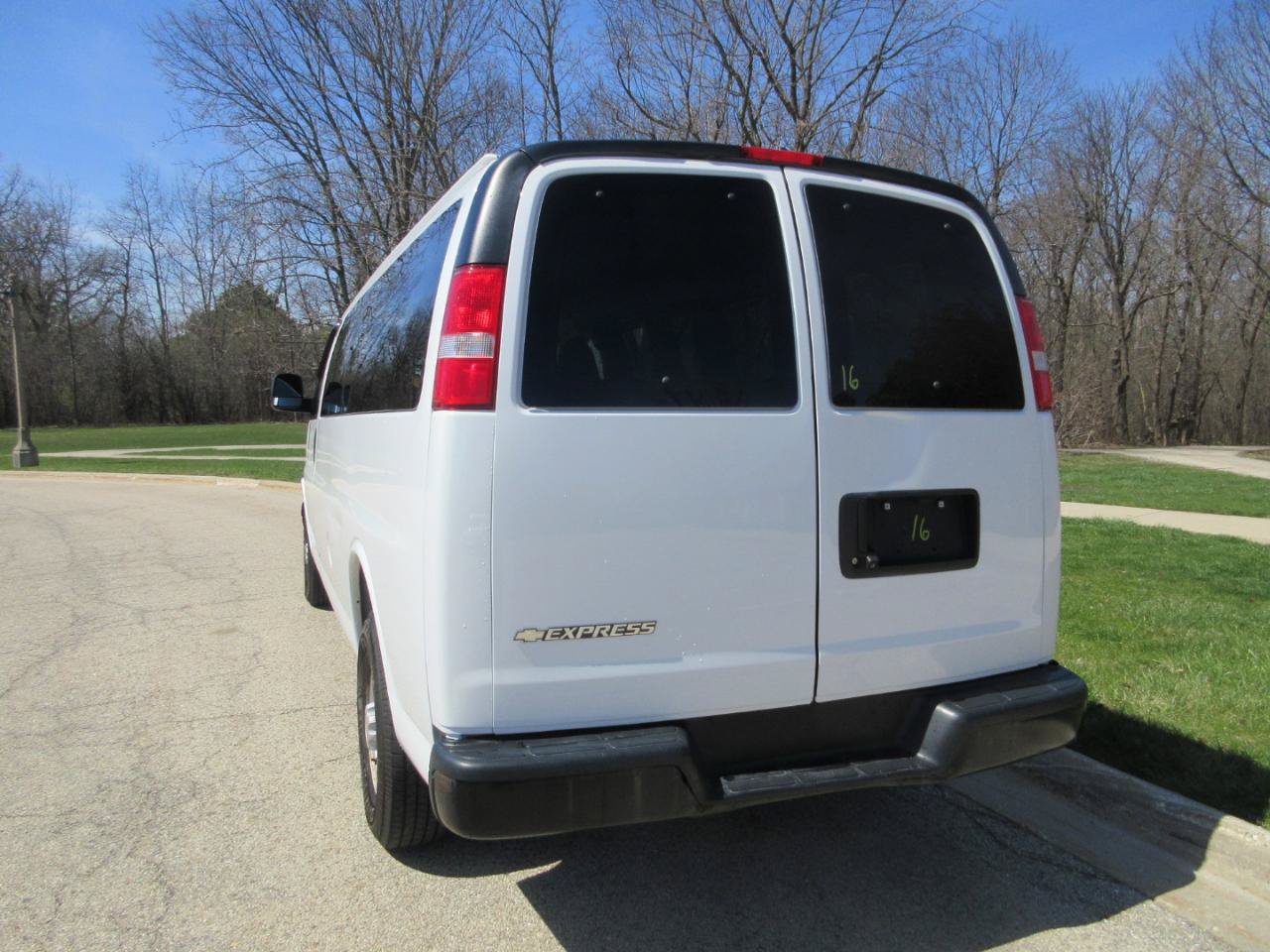 Used 2020 Chevrolet Express 2500 Extended RWD image 28