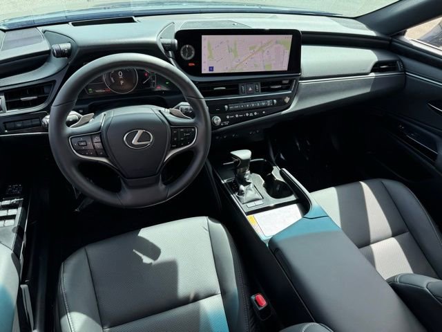 Used 2025 Lexus ES 300h w/ Premium Package FWD image 6
