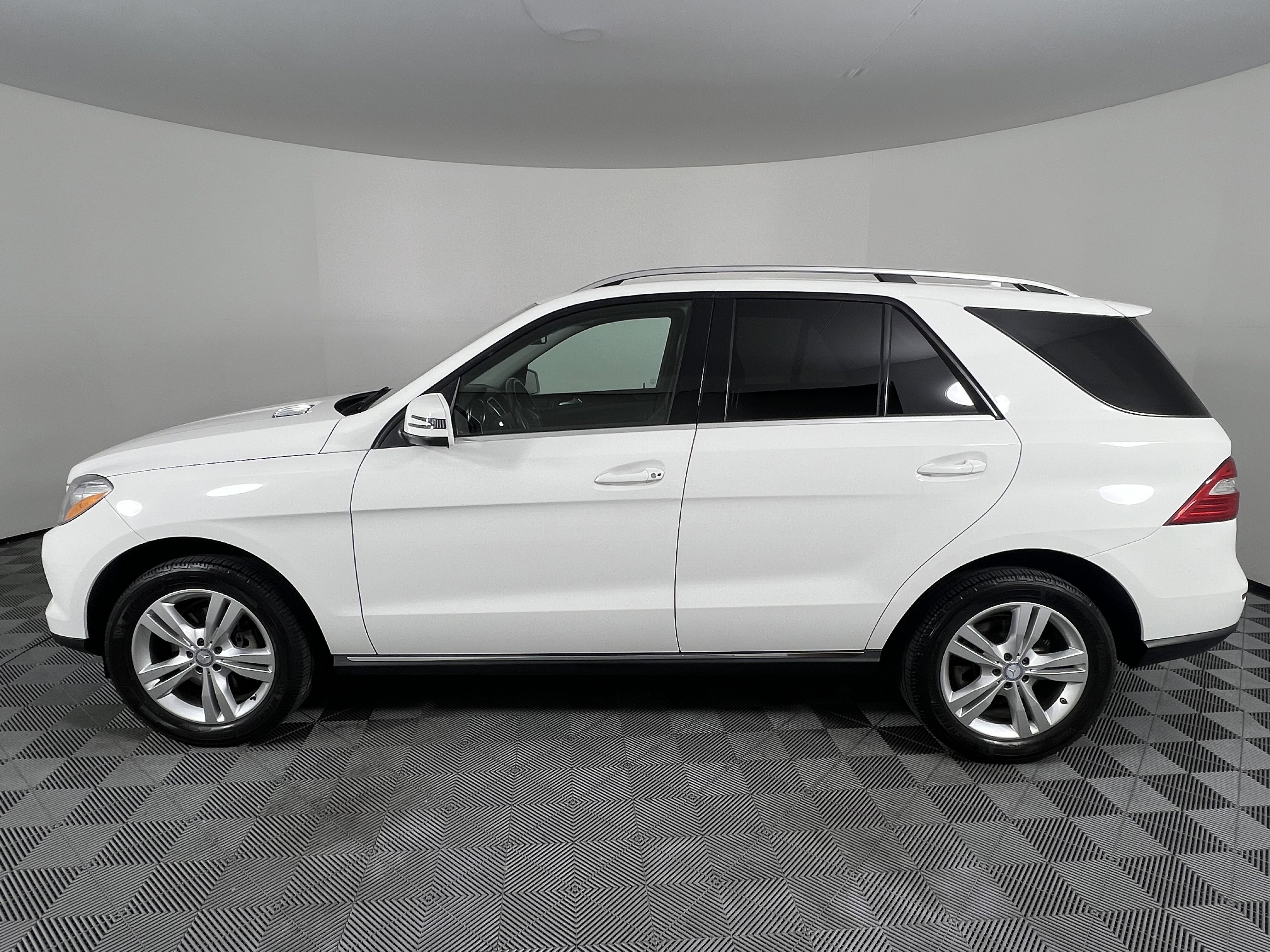 Used 2015 Mercedes-Benz ML 350 4MATIC image 9