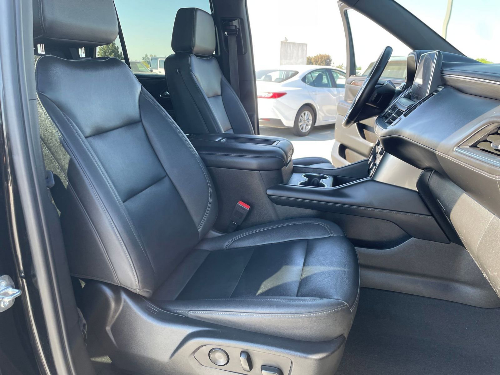 Used 2023 Chevrolet Tahoe LT w/ Luxury Package image 39