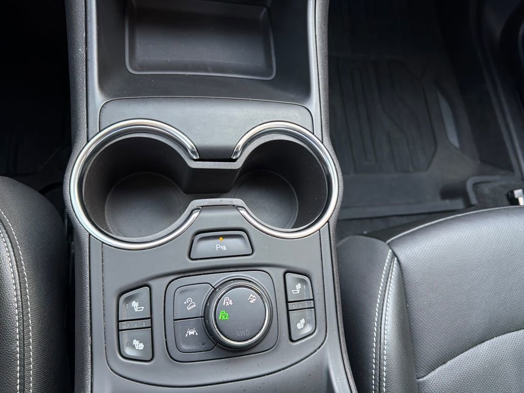 Used 2024 GMC Terrain SLT w/ Tech Package image 33