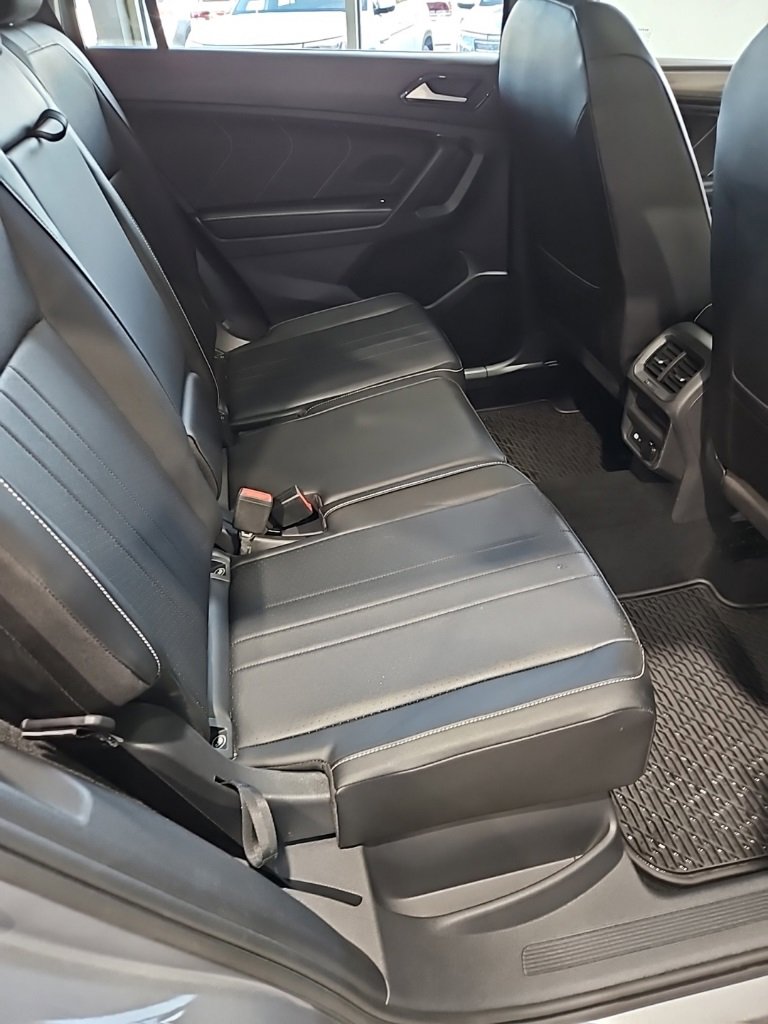 Used 2022 Volkswagen Tiguan SE image 17