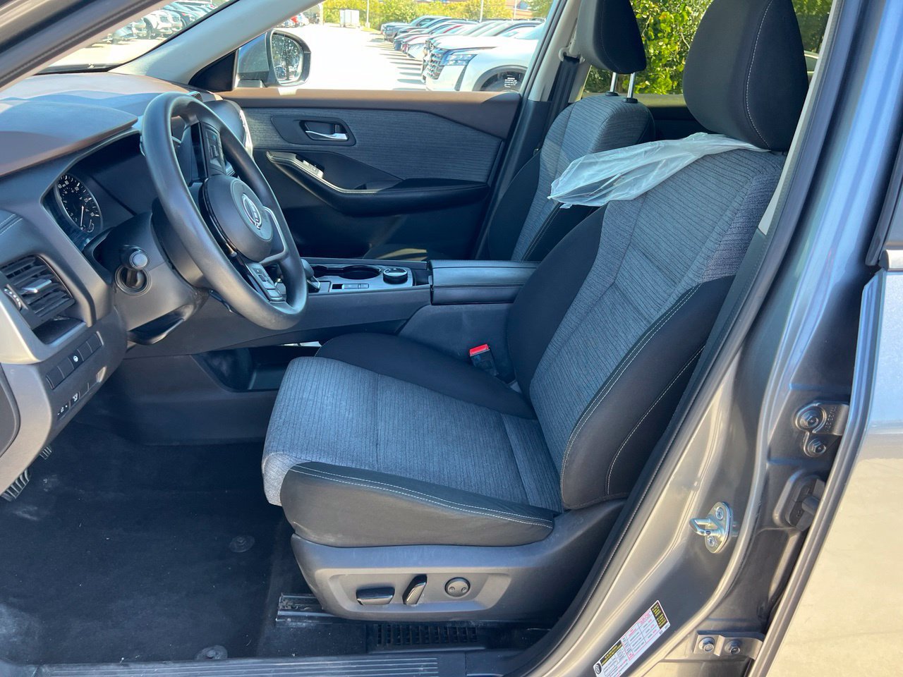 Used 2023 Nissan Rogue SV AWD/4WD image 6