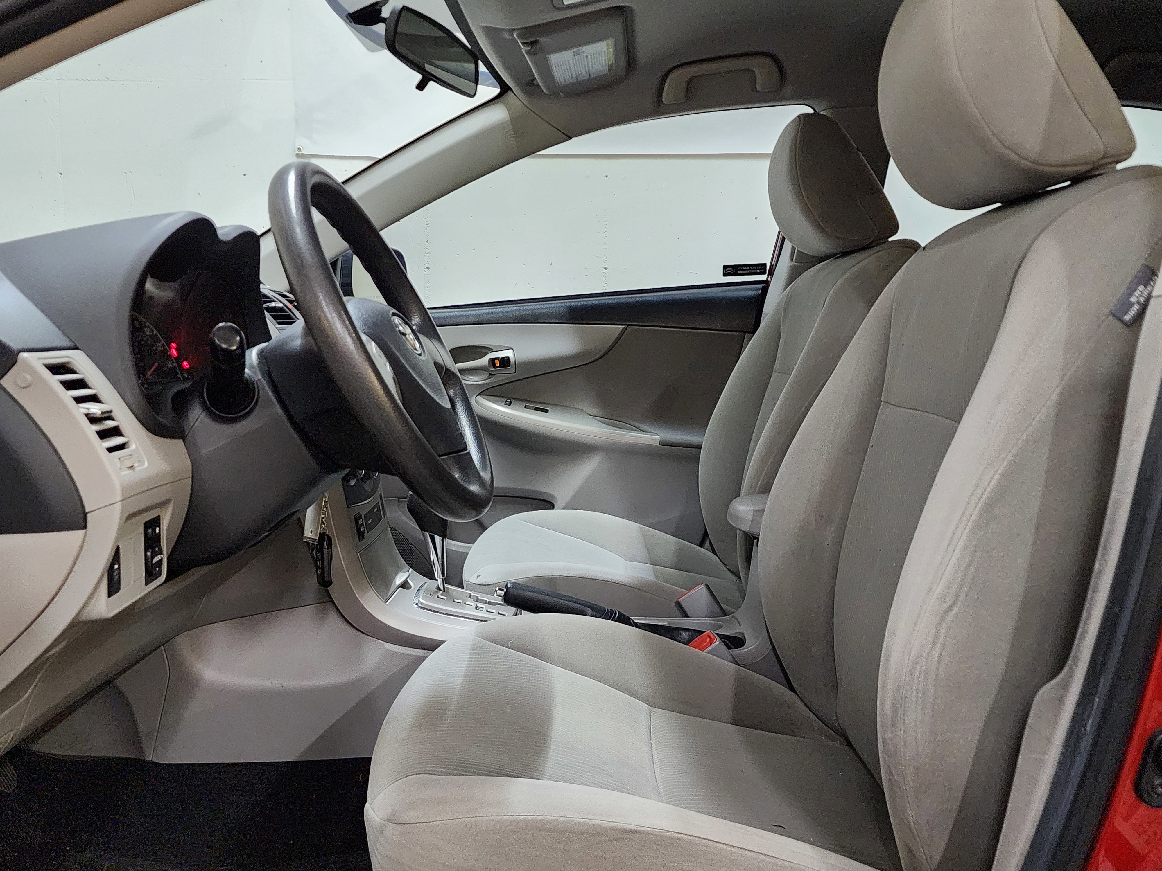 Used 2012 Toyota Corolla LE FWD image 13