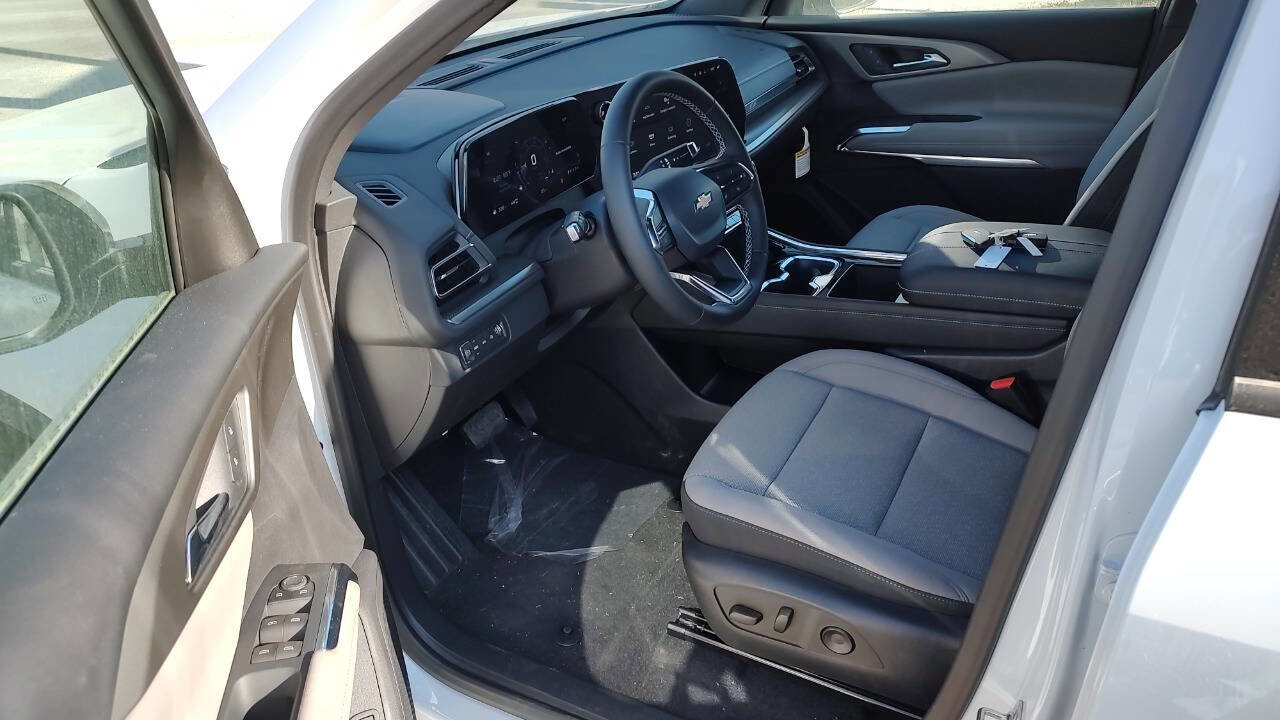 New 2025 Chevrolet Traverse LT w/ Driver Confidence Package image 5