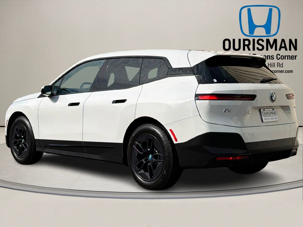 Used 2024 BMW iX xDrive50 w/ Premium Package image 3