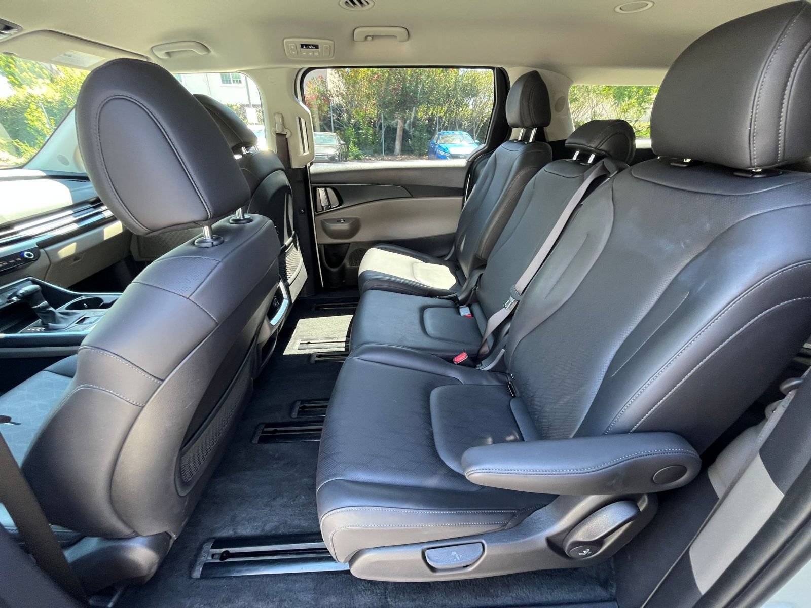 Used 2026 Kia Carnival FWD image 28