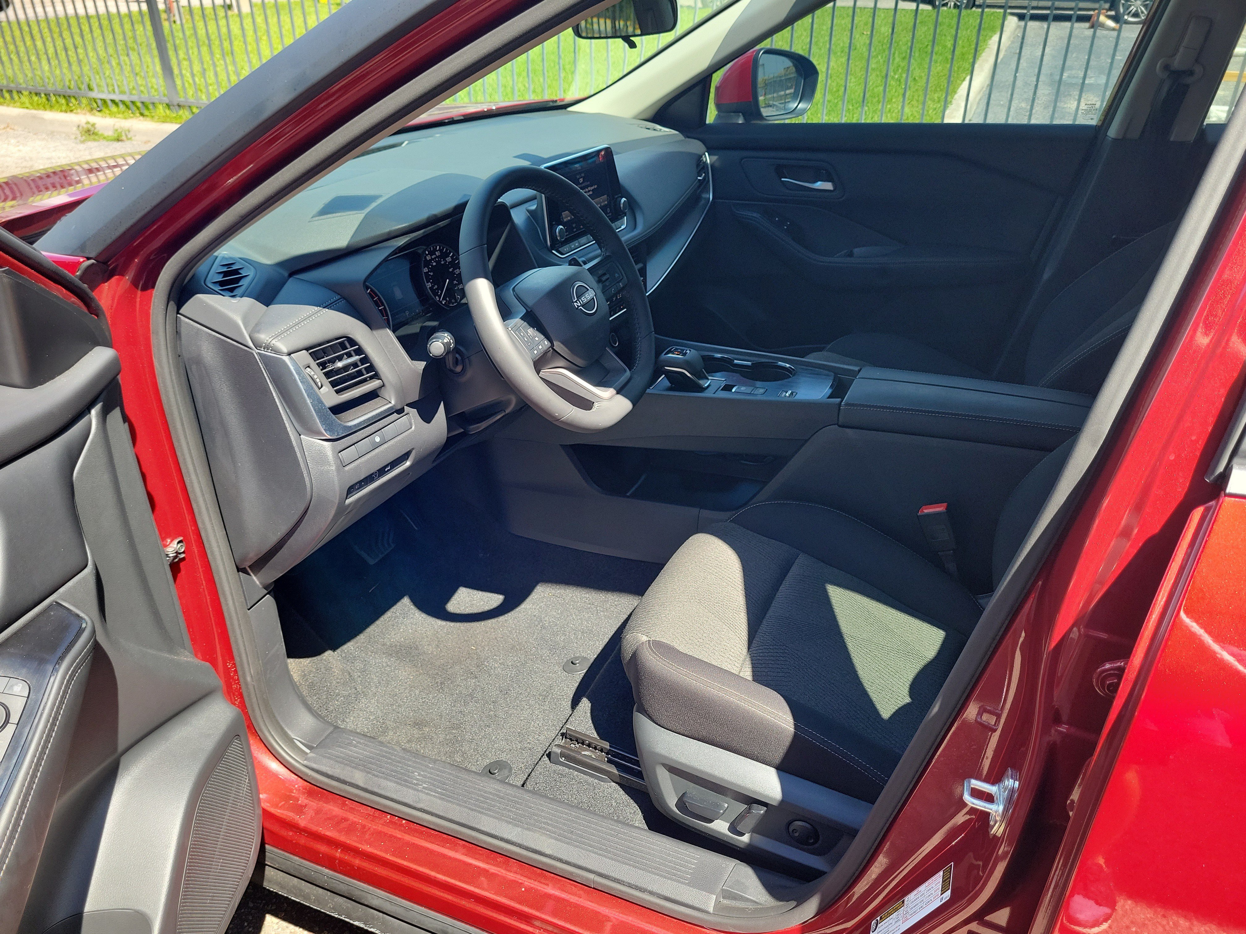 Certified 2026 Nissan Rogue SV FWD image 12