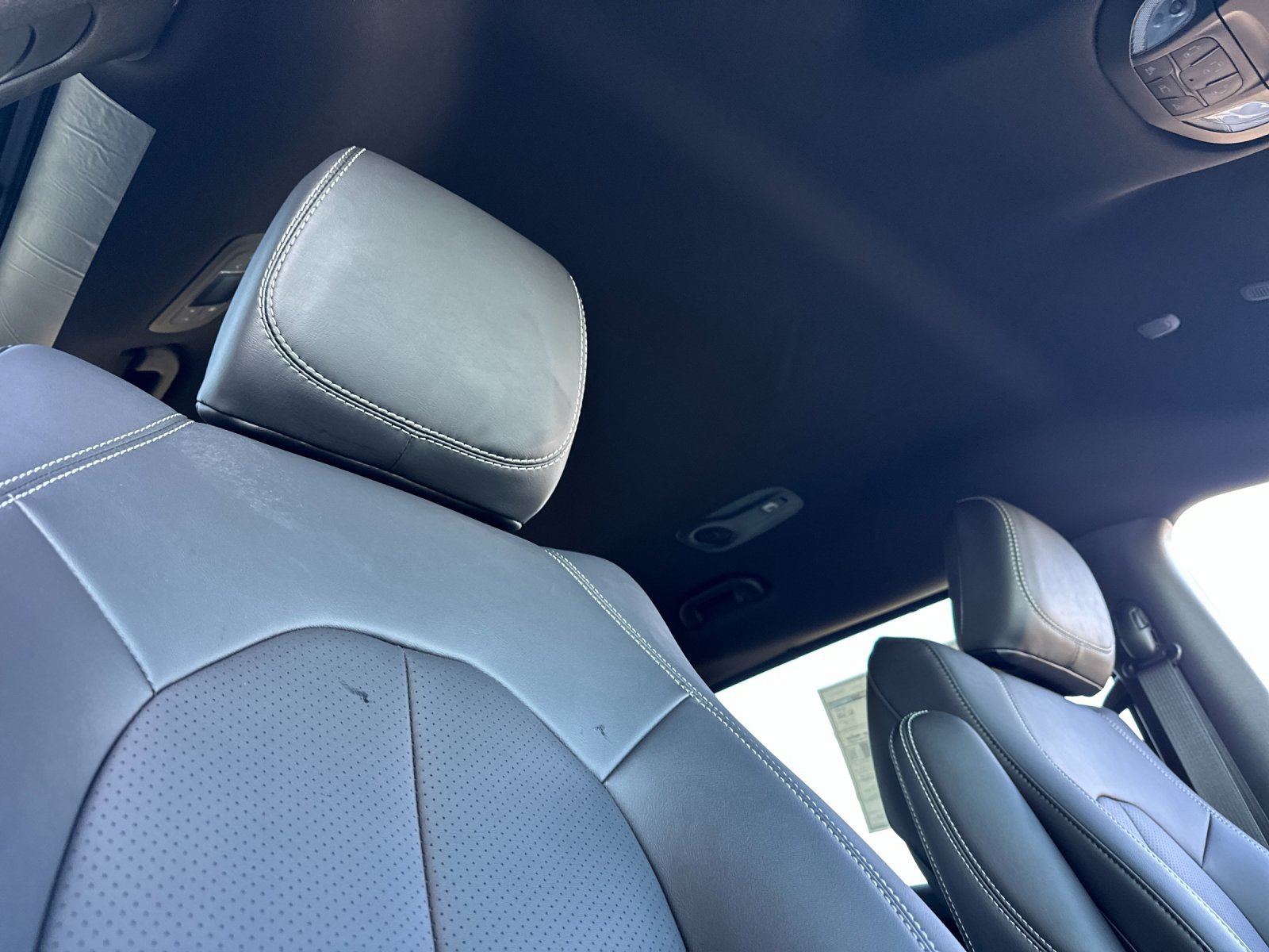 New 2025 Chrysler Voyager LX image 17