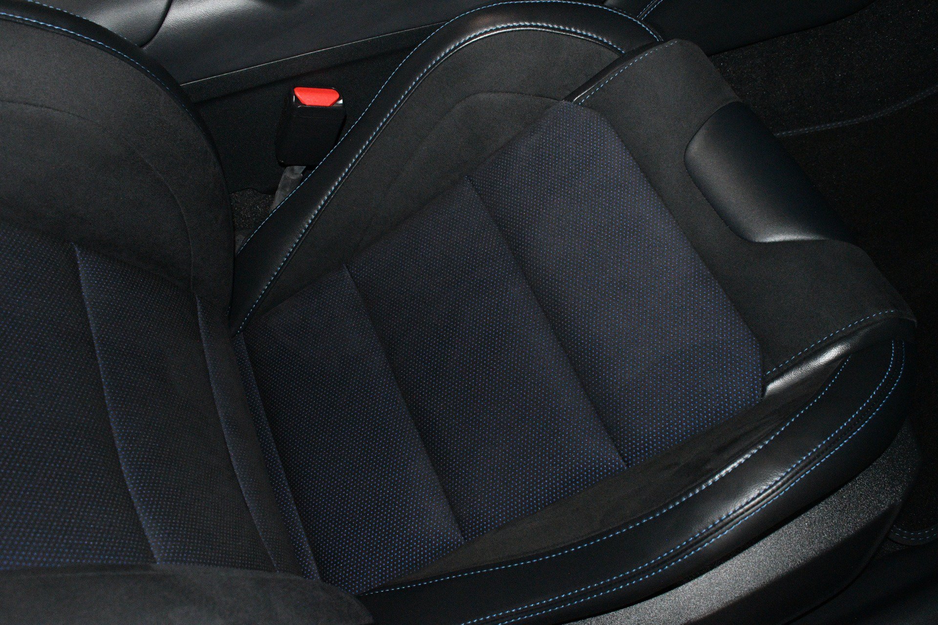 Used 2024 Ford Mustang Dark Horse RWD image 12