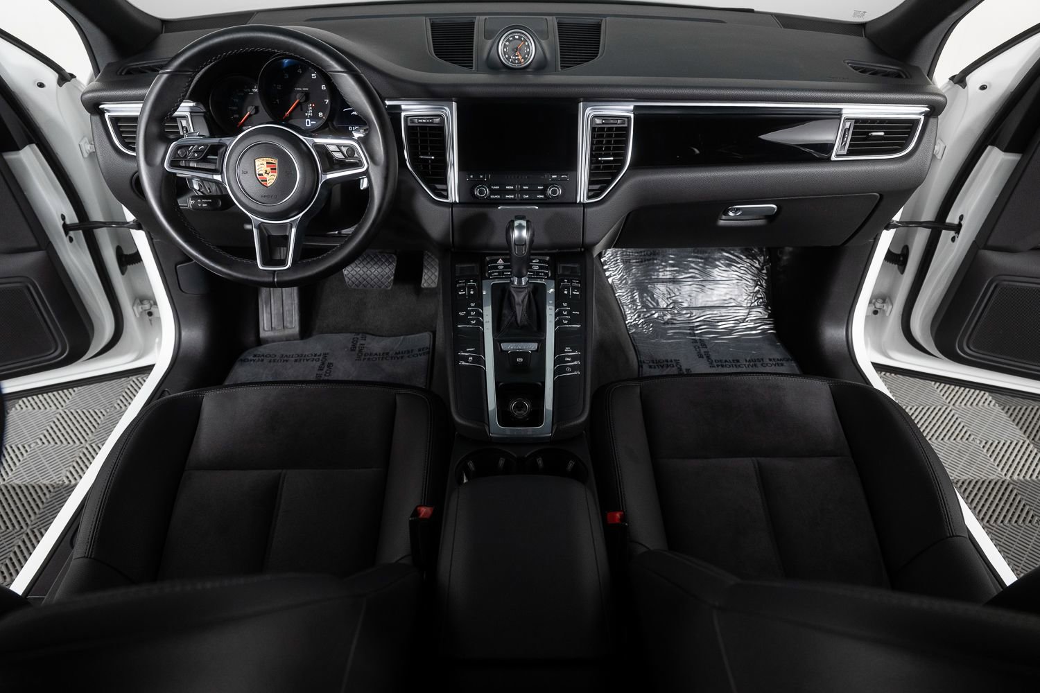 Used 2018 Porsche Macan image 35