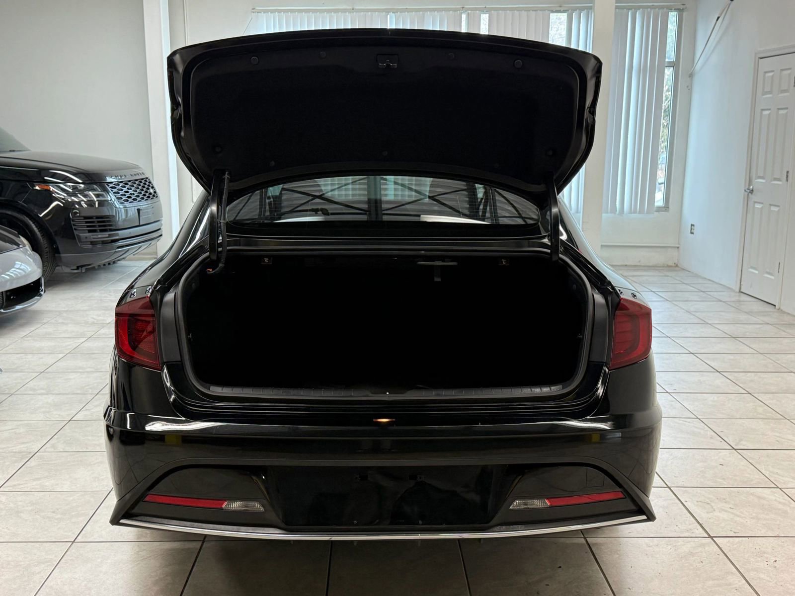 Used 2022 Hyundai Sonata SE w/ Cargo Package image 18