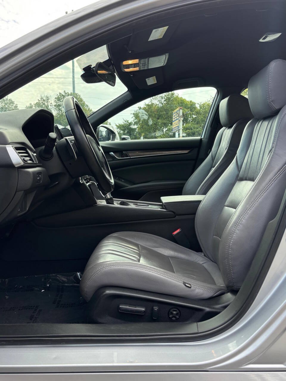 Used 2019 Honda Accord Sport image 10