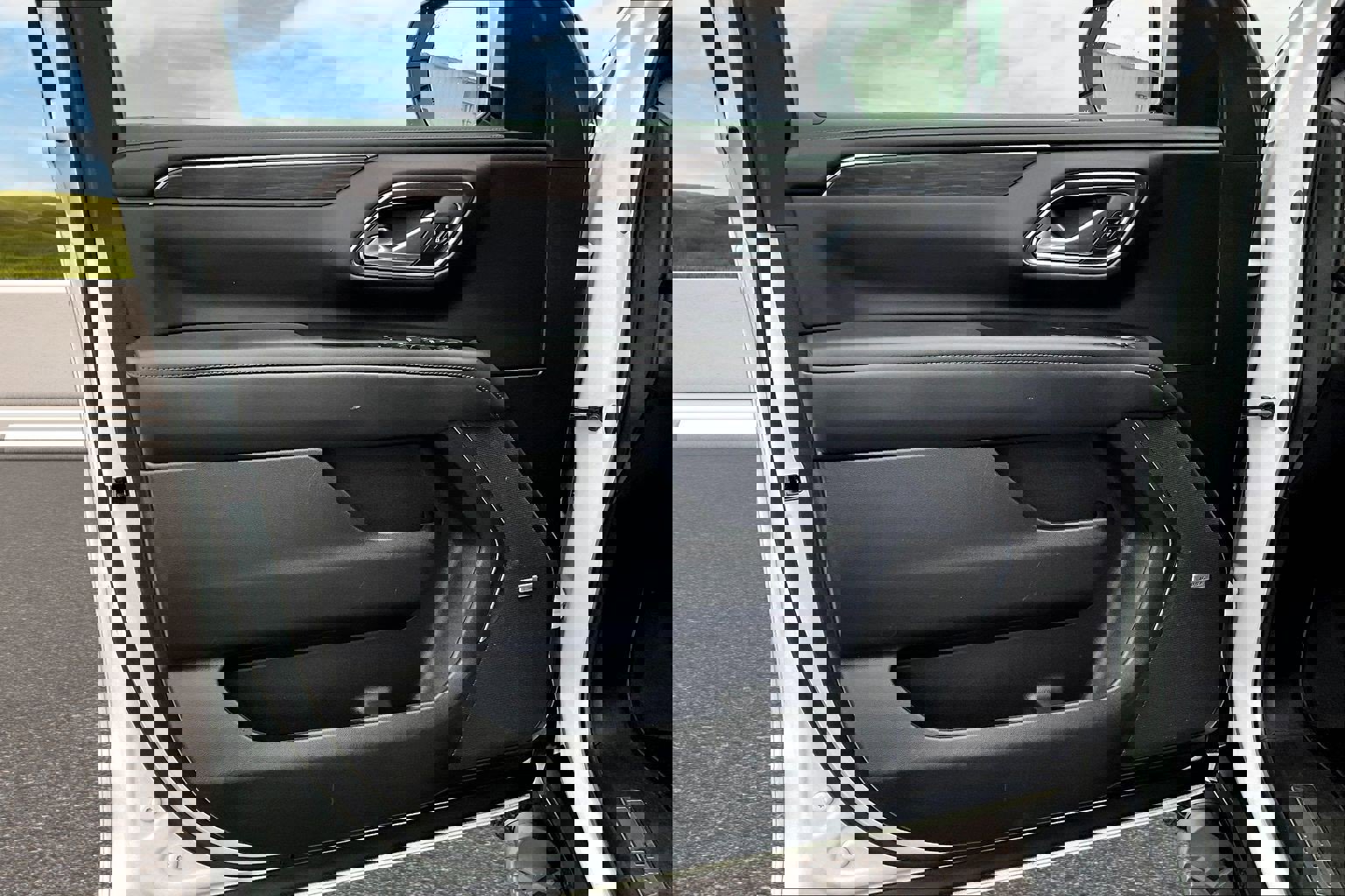 Used 2024 Chevrolet Tahoe Z71 w/ Luxury Package image 12