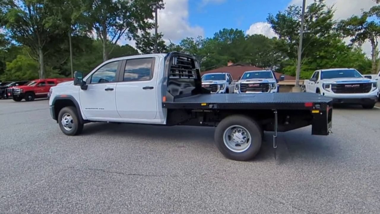 New 2025 GMC Sierra 3500 Pro w/ Convenience Package AWD/4WD image 6