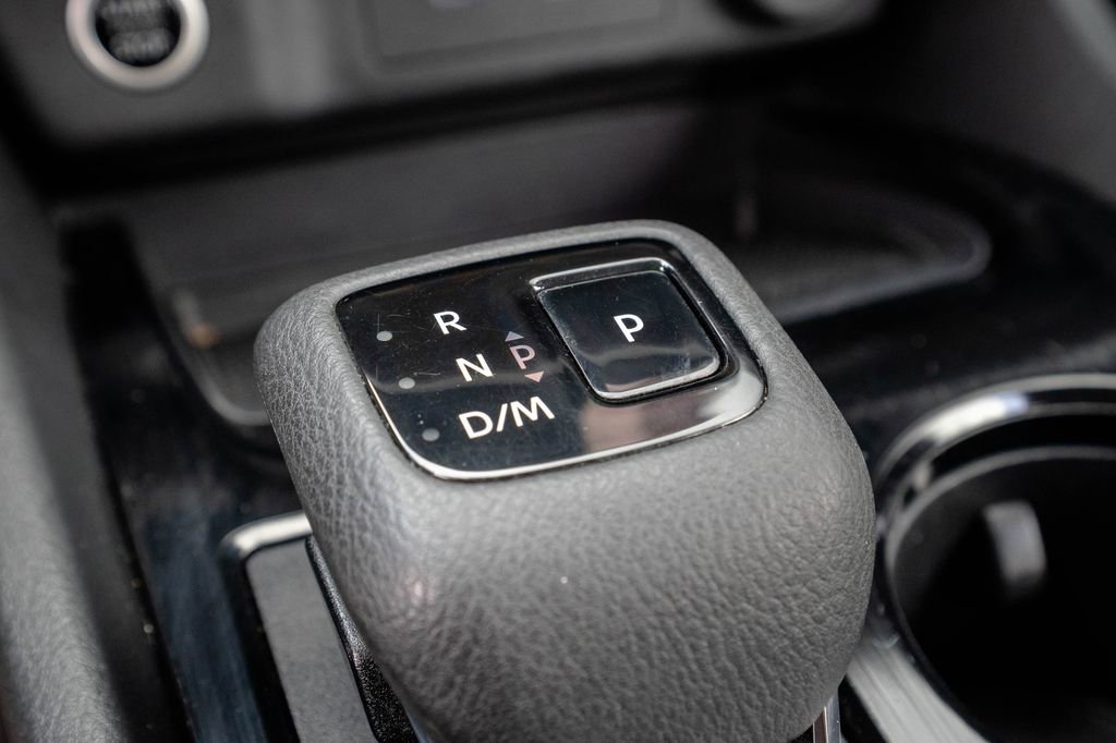 Used 2023 Nissan Rogue SV image 23