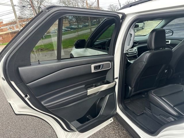 Used 2021 Ford Explorer XLT w/ Equipment Group 202A image 28