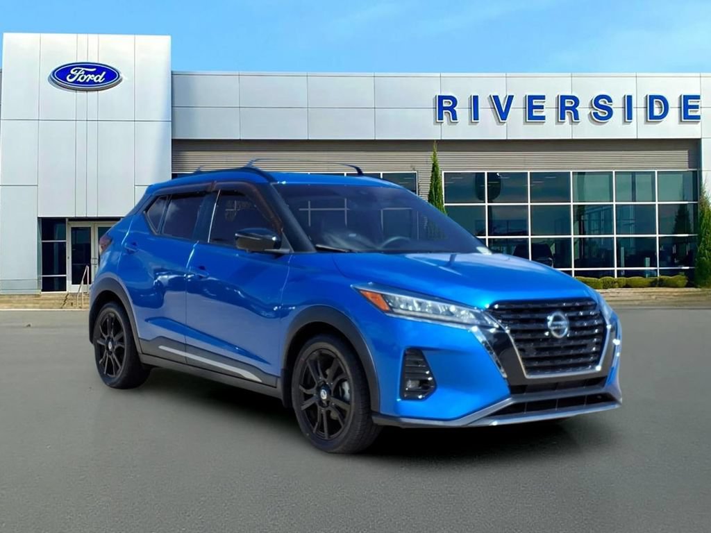 Used 2021 Nissan Kicks SR w/ SR Premium Package FWD image 1