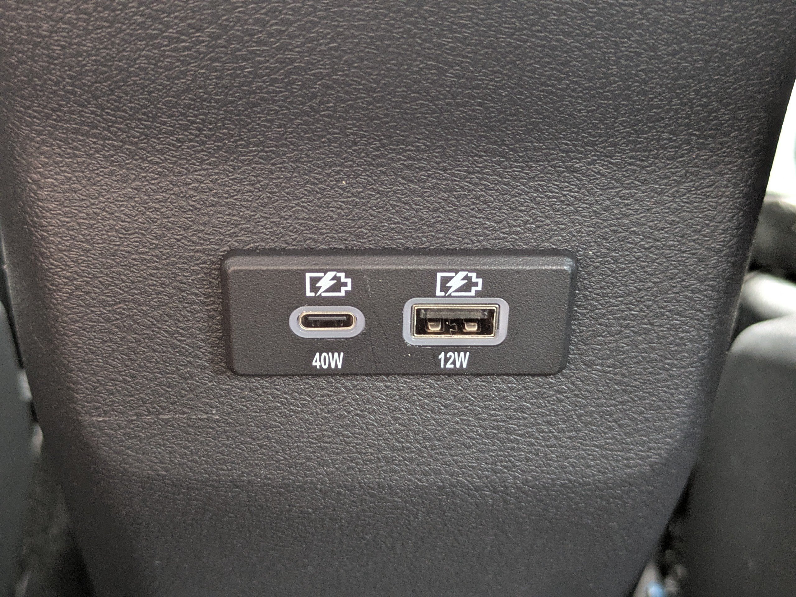 New 2026 Nissan Kicks SV w/ Charging Package FWD image 15