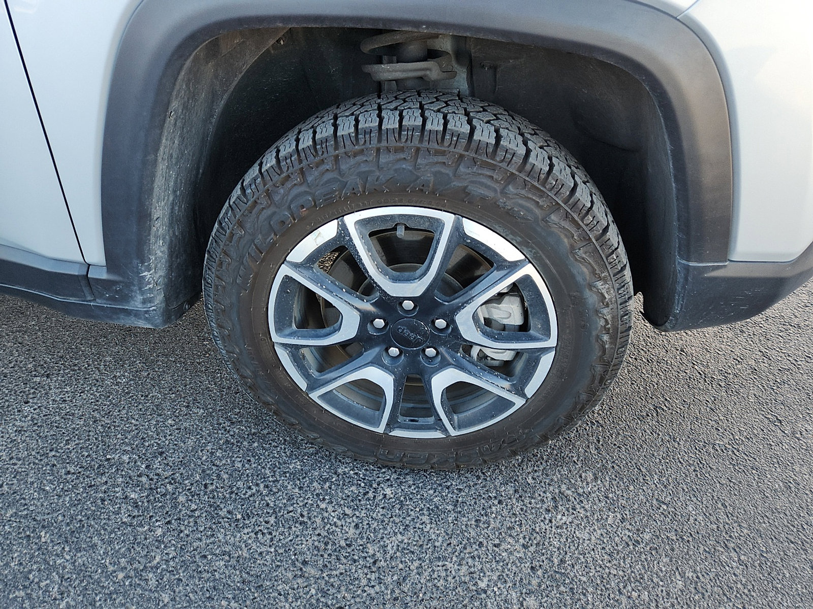 Used 2024 Jeep Compass Trailhawk image 9