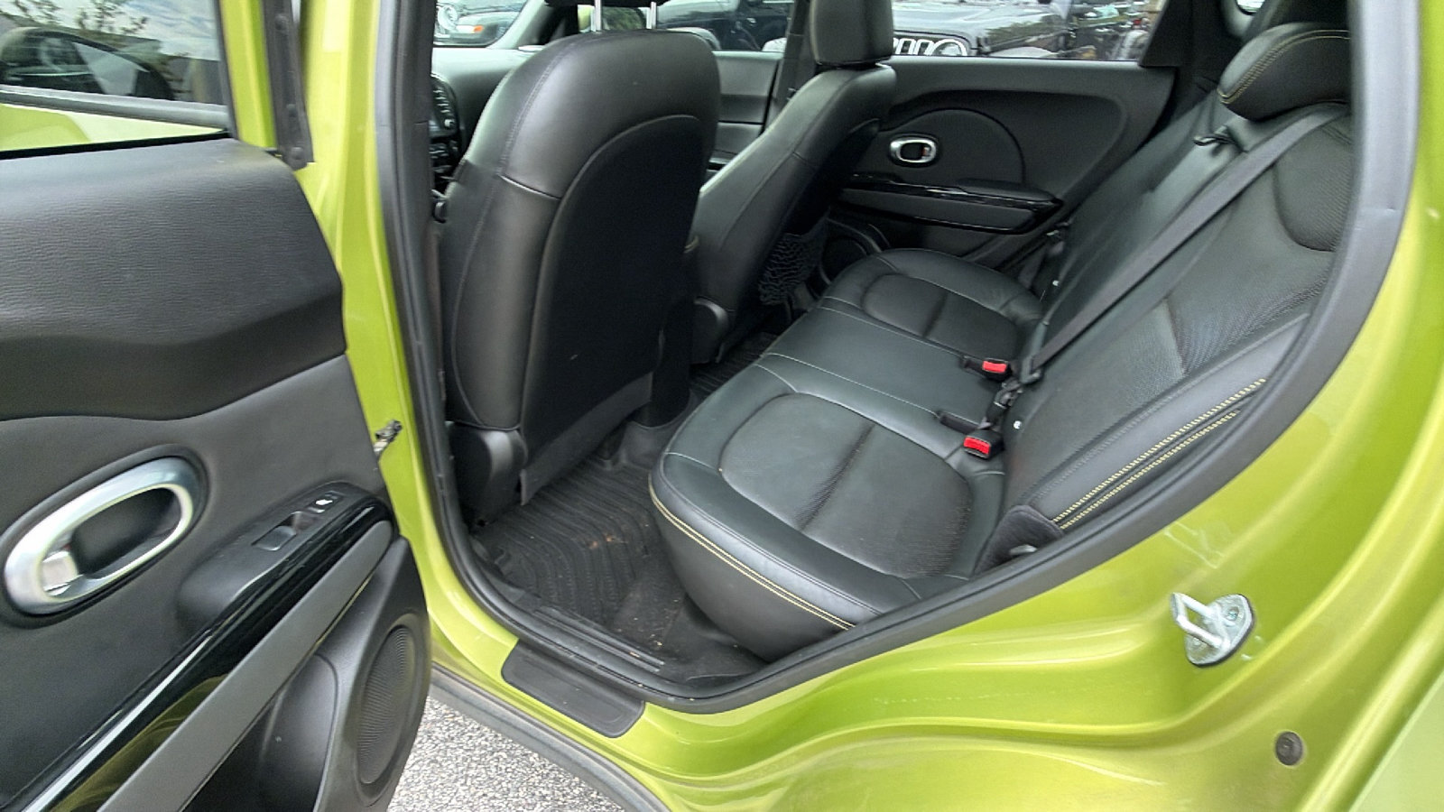 Used 2014 Kia Soul + w/ Primo Package FWD image 23